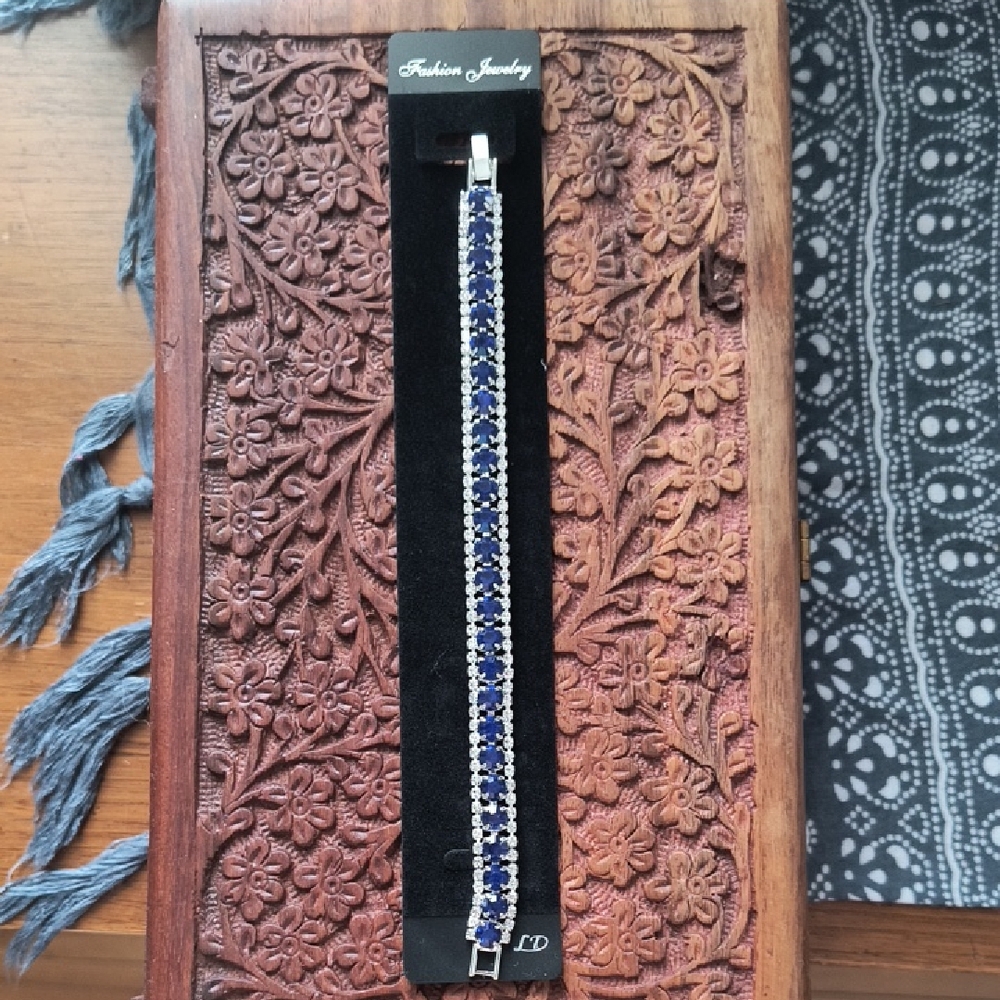 Elegant Blue and Silver Bracelet